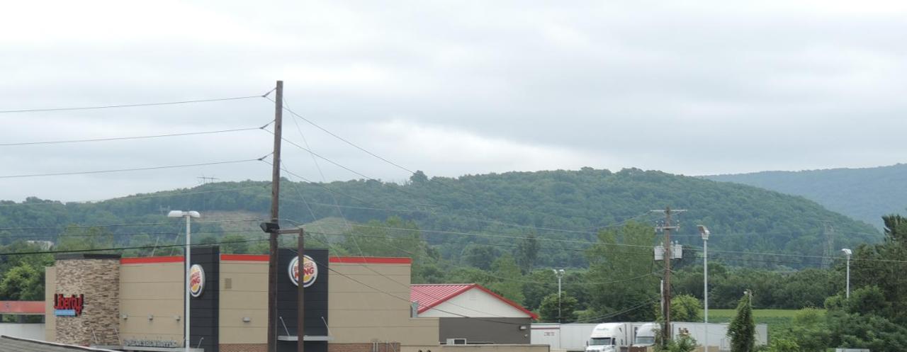 Super 8 By Wyndham Mifflinville Near Bloomsburg Exterior foto