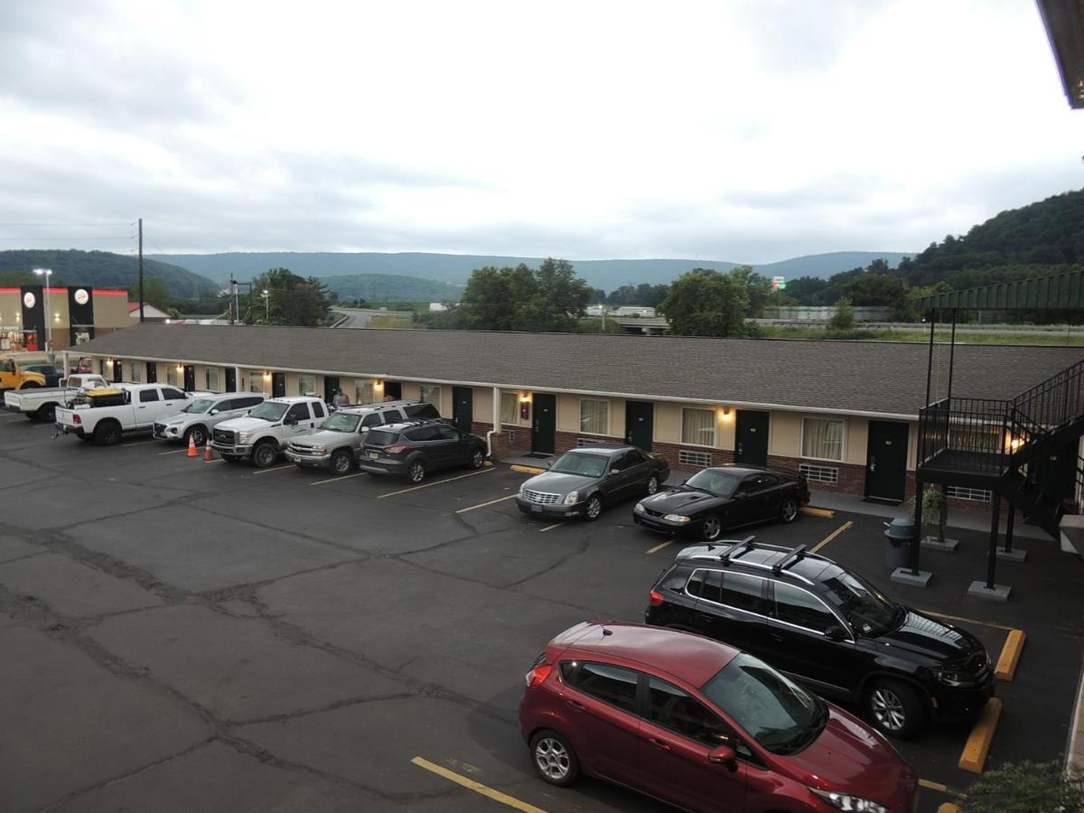 Super 8 By Wyndham Mifflinville Near Bloomsburg Exterior foto